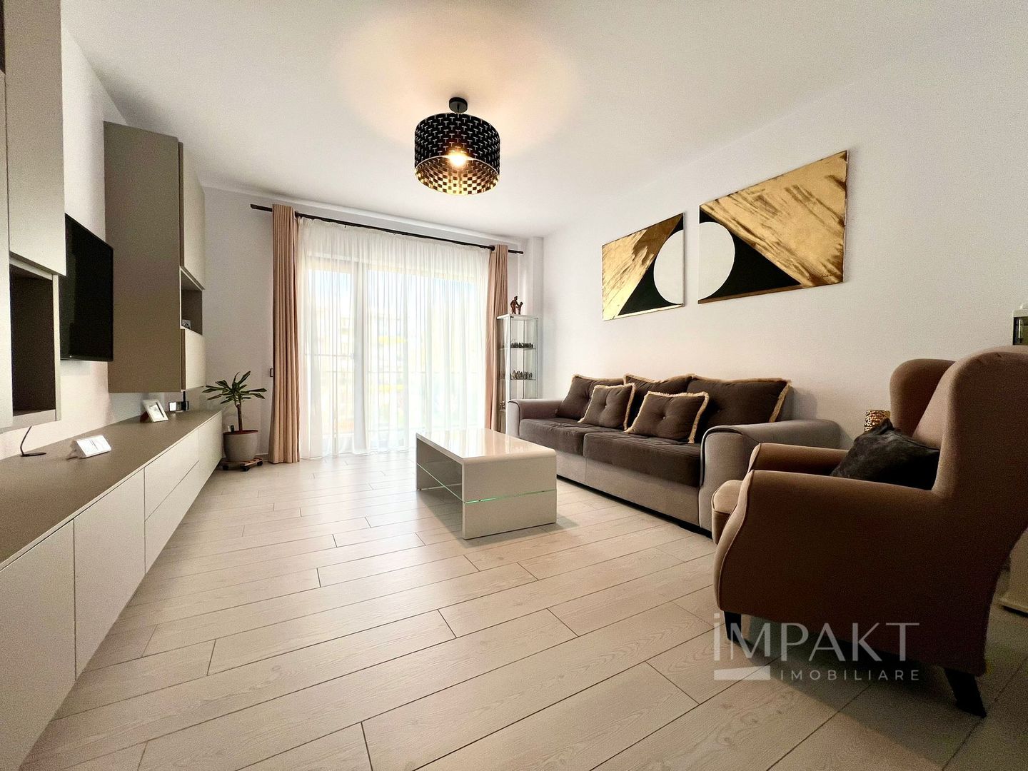 Apartament modern cu 3 camere in Buna Ziua - Poză 1