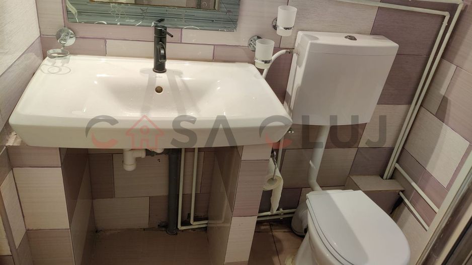 În inima campusului universitar, renovat, ideal pentru investiție sau locuință! - Poză 8