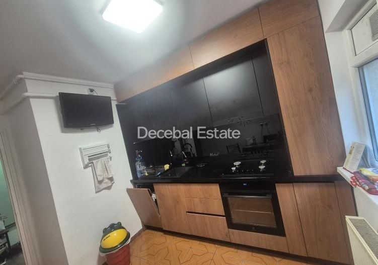 Apartament 3 camere 67 mp 1978 decomandat Titan - Poză 2