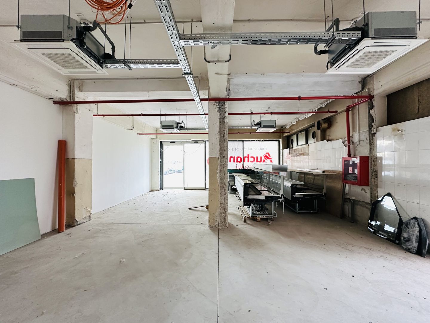 Auchan Buziasului | Spatiu Comercial 108 mp - Acces din exterior | 0% - Poză 8