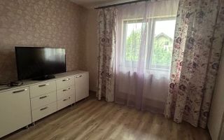 Casă de vânzare în Valea Adâncă, plan parter, 2 dormitoare, living spațios, teren 370 mp - Poză 2
