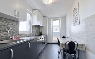 Apartament semidecomandat cu 3 camere, balcon, parcare, zona VIVO - Poză 4
