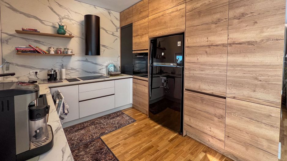 Vilă individuală elegantă, complet mobilată și utilată, lângă parcul și pădurea din Corbeanca - Poză 5