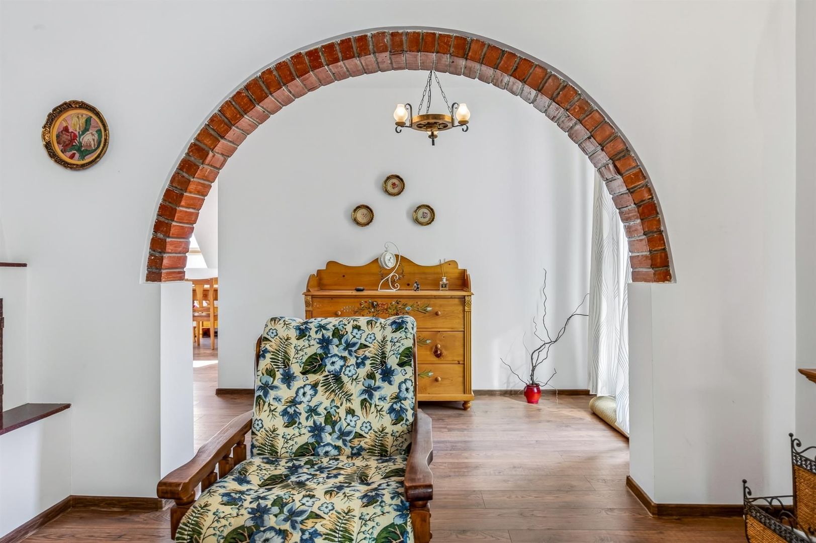 Casa pe 3 niveluri | Terasa cu priveliste | 3 parcari | Pozitie centrala - Poză 13