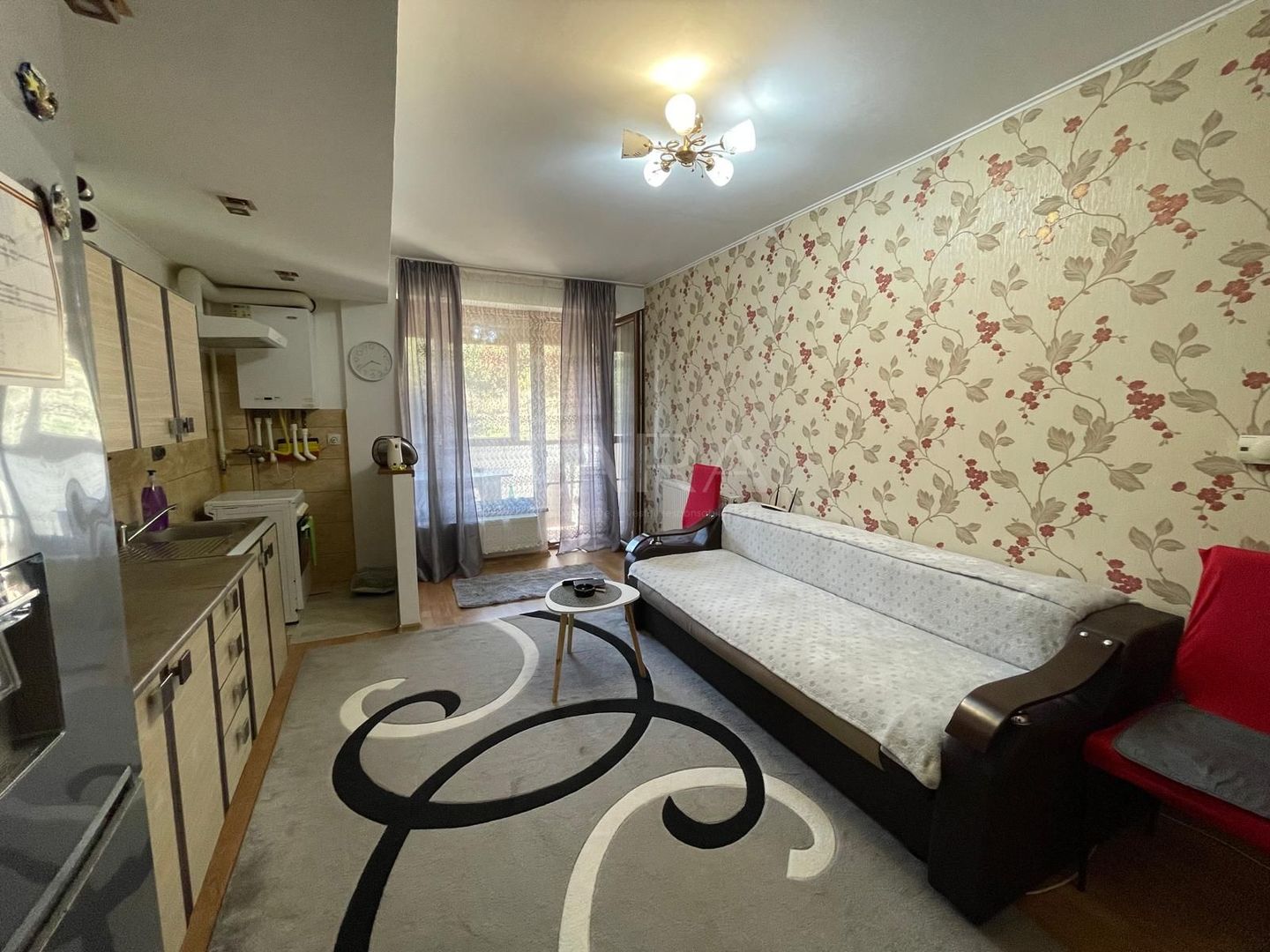 Apartament cu doua camere, zona Petrom. Confortabil si accesibil! - Poză 5