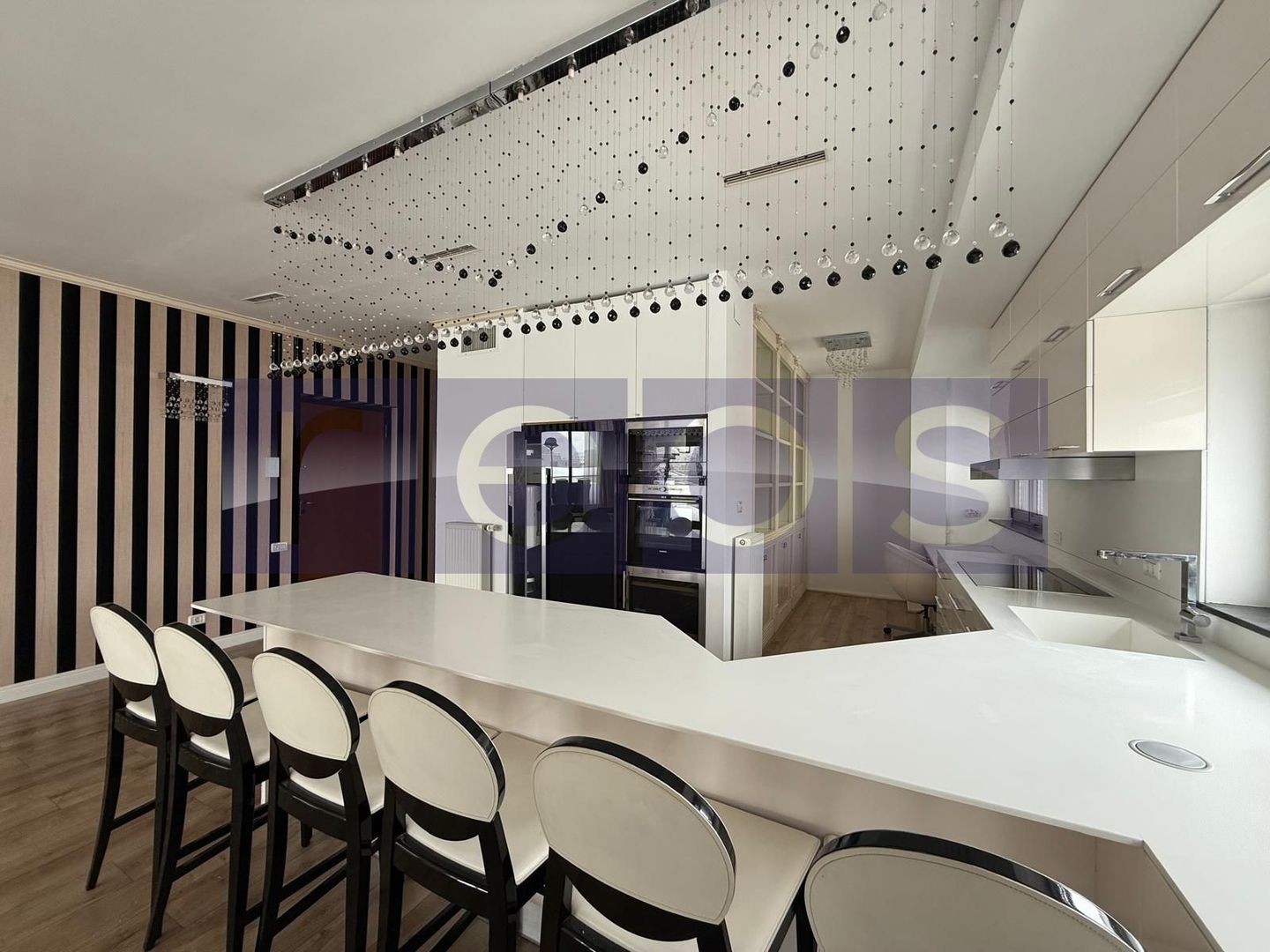 VANZARE PENTHOUSE DEOSEBIT 181MP | TERASA 280MP | MOBILAT - UTILAT LUX - Poză 2