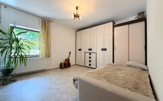 Casa renovata integral | acces auto in curte | Centrala proprie - Poză 14