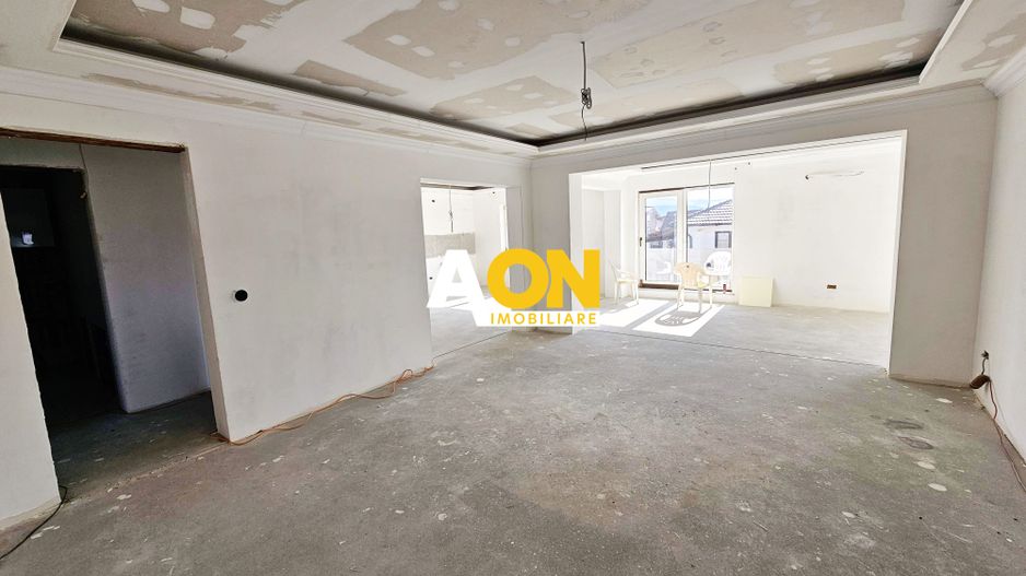 Casă 6 camere în Ciugud, dotări premium și design modern, 710 mp teren - Poză 11