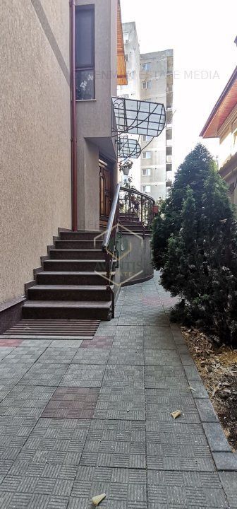 Inchiriere apartament 3 camere in vila, semidecomandat - Poză 31