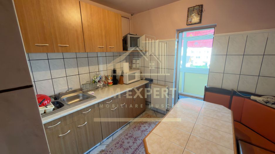 APARTAMENT 2 CAMERE DECOMANDAT ETAJ 3 GRUI ARGEȘ - Poză 6