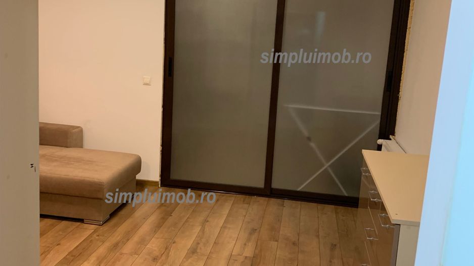 VANDUT! Garsoniera renovata etaj 1 bloc reabilitat - Poză 3
