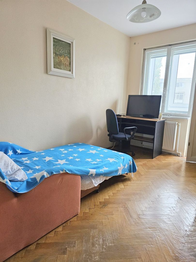 Apartament cu 3 camere, etaj intermediar - Piata Centrala - Poză 2