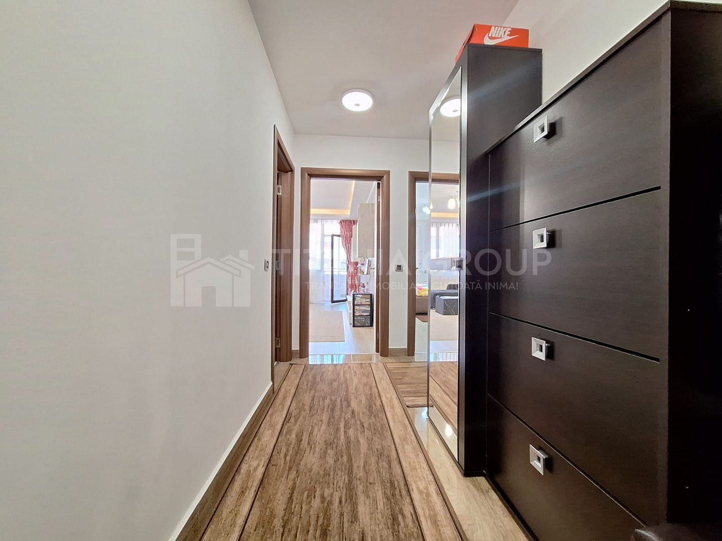 Apartament 2 camere decomandat, spatios,  Coresi Isaran - Poză 8