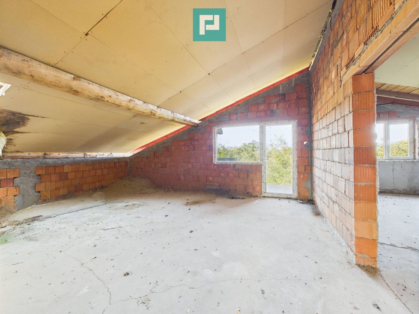 Imobil spațios la roșu pentru investiție - Vinga - Poză 15