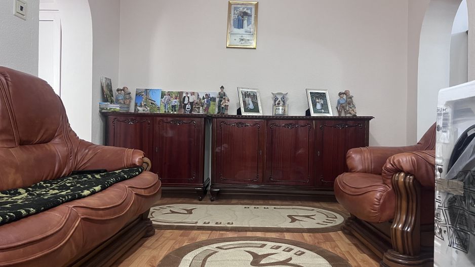 Parter!Vânzare apartament cu 3 camere - Târgoviște! - Poză 1