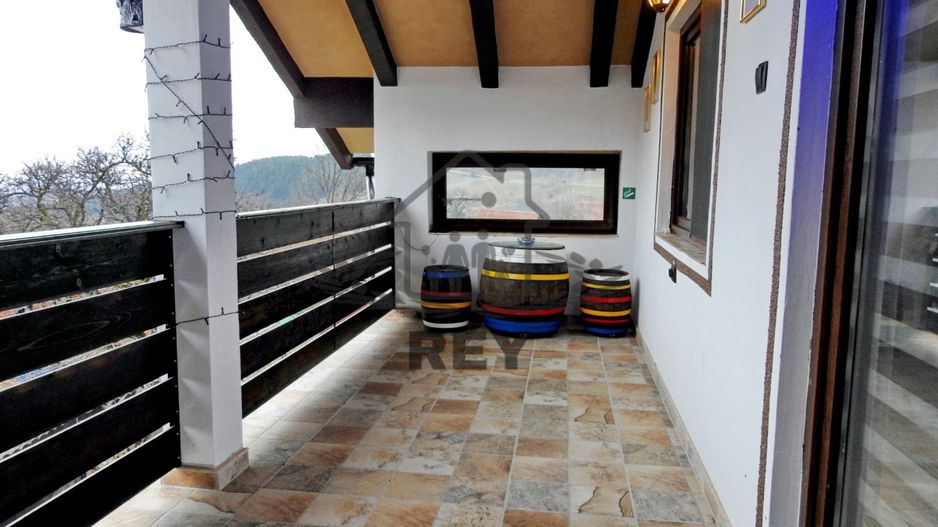 Casa de vacanta / Pensiune de vânzare la 12km de Sibiu - Poză 4