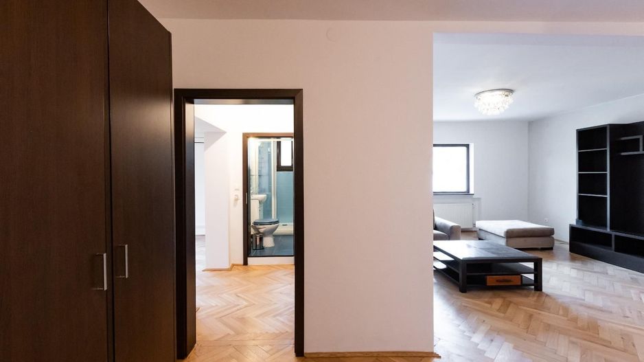 Apartament spatios cu garaj in zona Bogdanesti - Poză 9