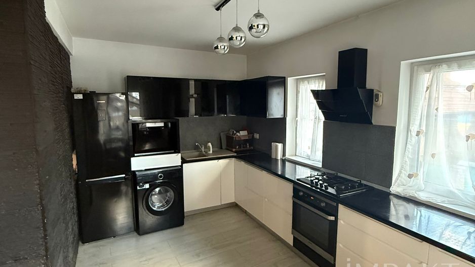 Apartament cu 3 Camere superb de inchiriat , zona Centrală - Poză 8