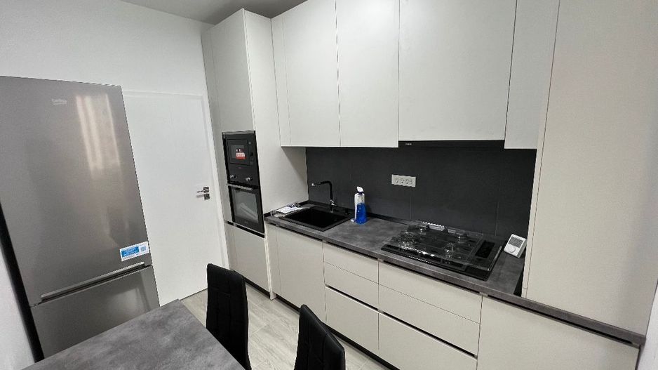 AP. 2 MOBILAT MODERN, LOC PARCARE INCLUS, METROU 7 MINUTE, LIBER - Poză 2