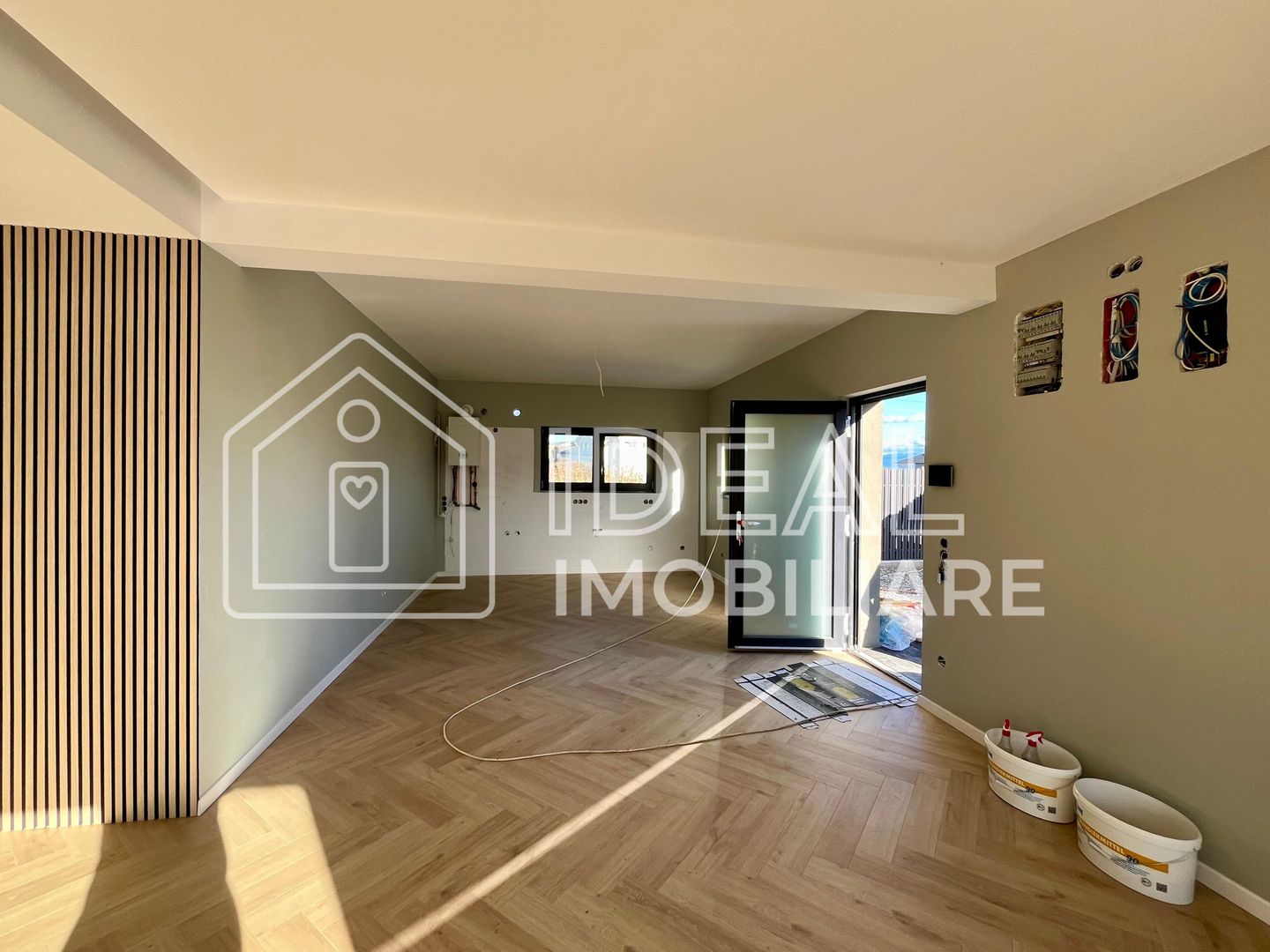 Apartament premium cu 4 camere și curte proprie – parter - Poză 2