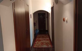 Etaj 1, P-ta Voievozilor, 3 Camere Decomandat zona Alexandru cel Bun - Poză 3