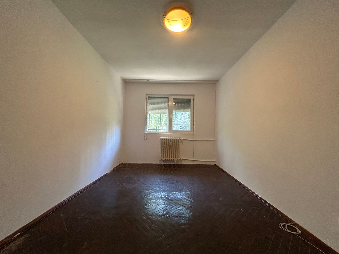 Apartament cu 3 camere și boxă în zona Complex KM5 - Poză 3