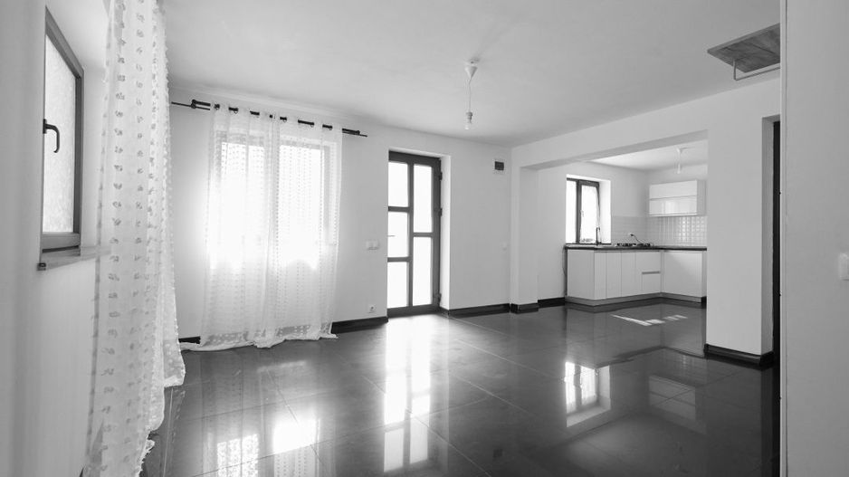 Casa cu 4 camere in Mioveni - Comision O - Poză 1