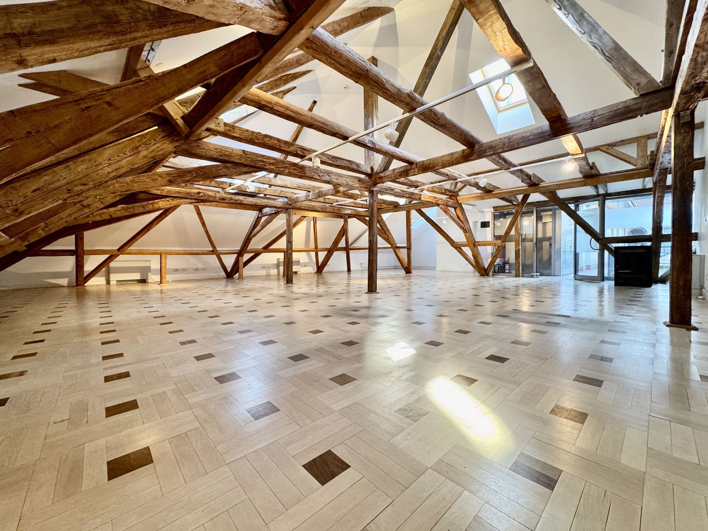 Spațiu Birou în imobil istoric recondiționat - Poză 7