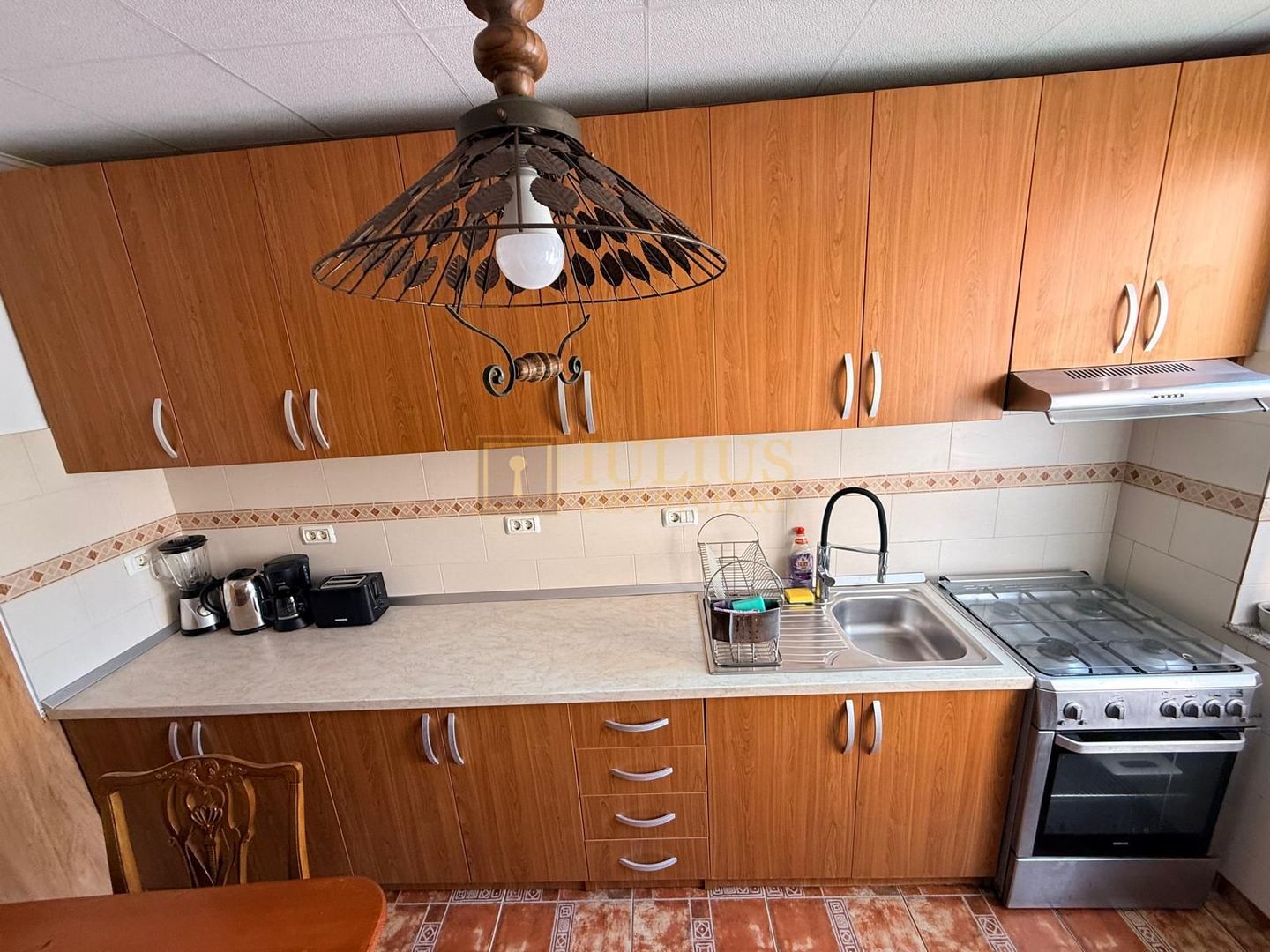 2 camere| curte comuna cu 3 apartamente| centrala proprie| zona aradului| - Poză 6