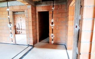 Se vinde duplex modern cu 3 camere  plus teren in Giroc ,zona linistita. - Poză 15