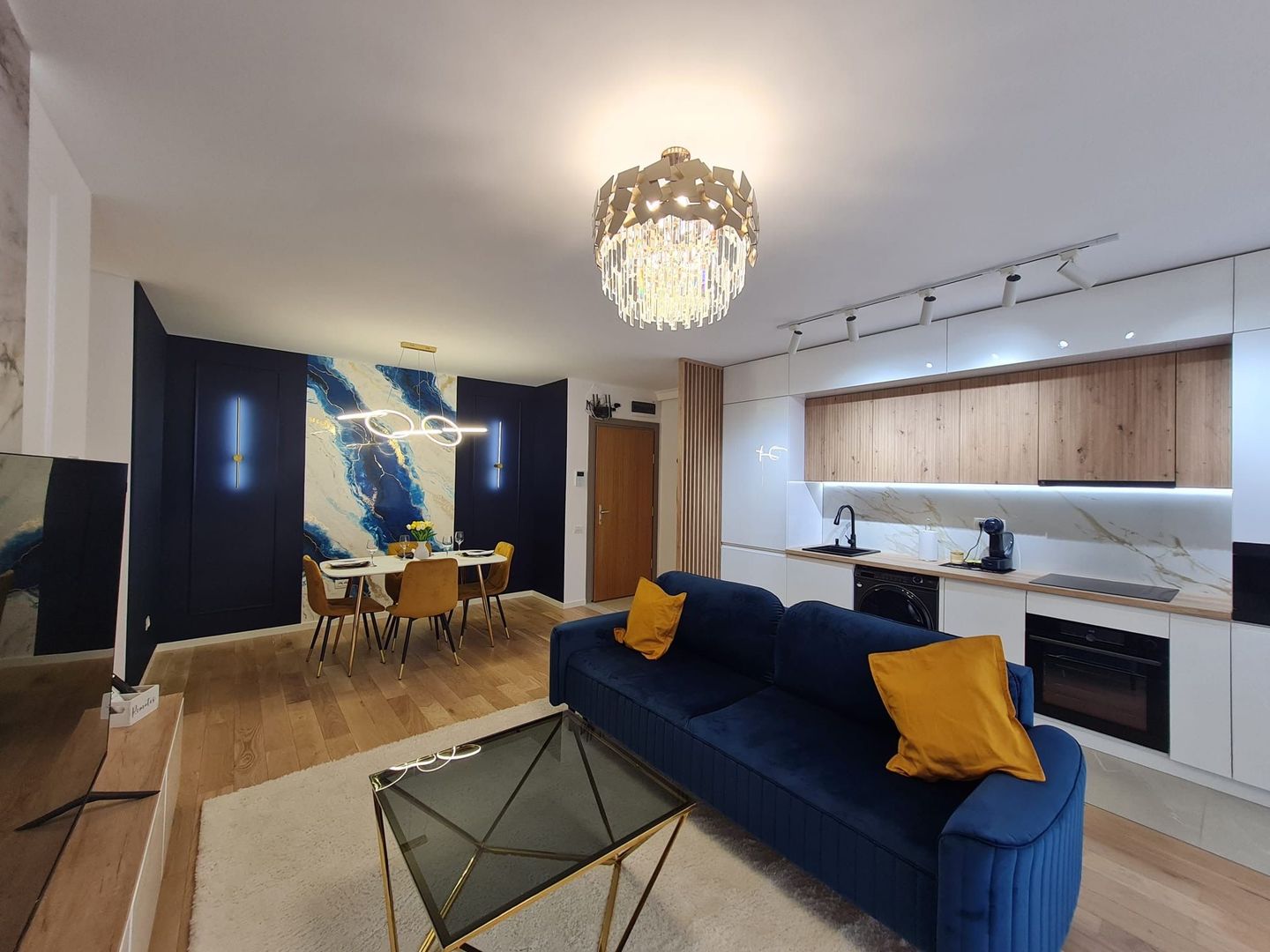 Lux și calitate la 5 minute de Piața Victoriei - Poză 2