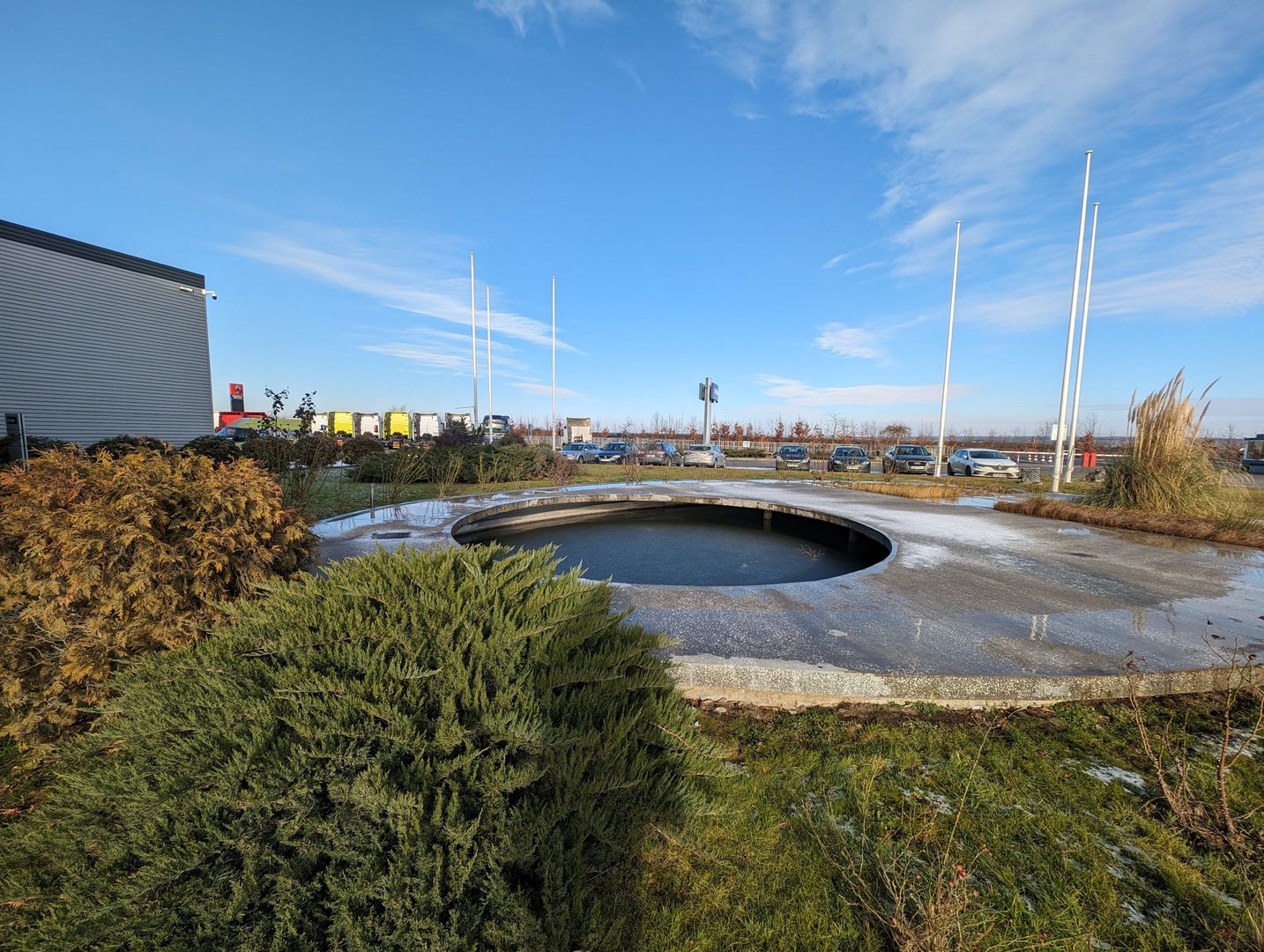 Hala cu teren generos langa acces A1 - Poză 24