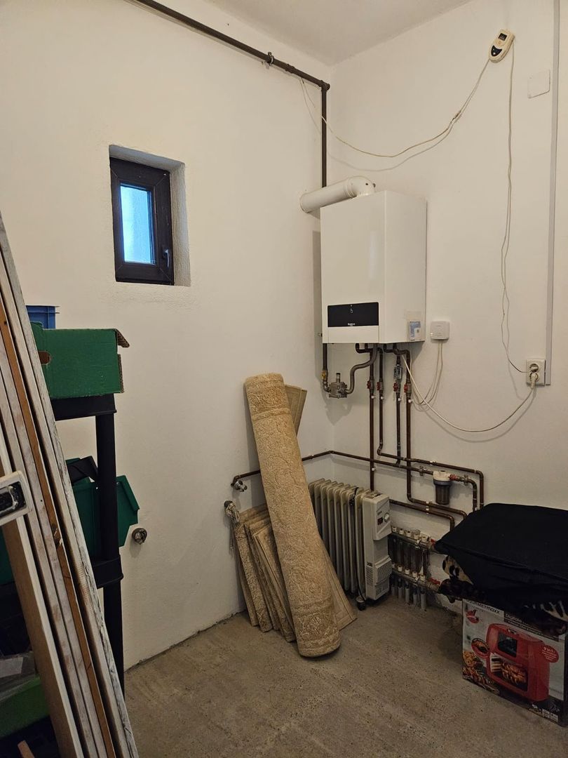 Casă generoasă în Periam județ Timiș - Poză 21