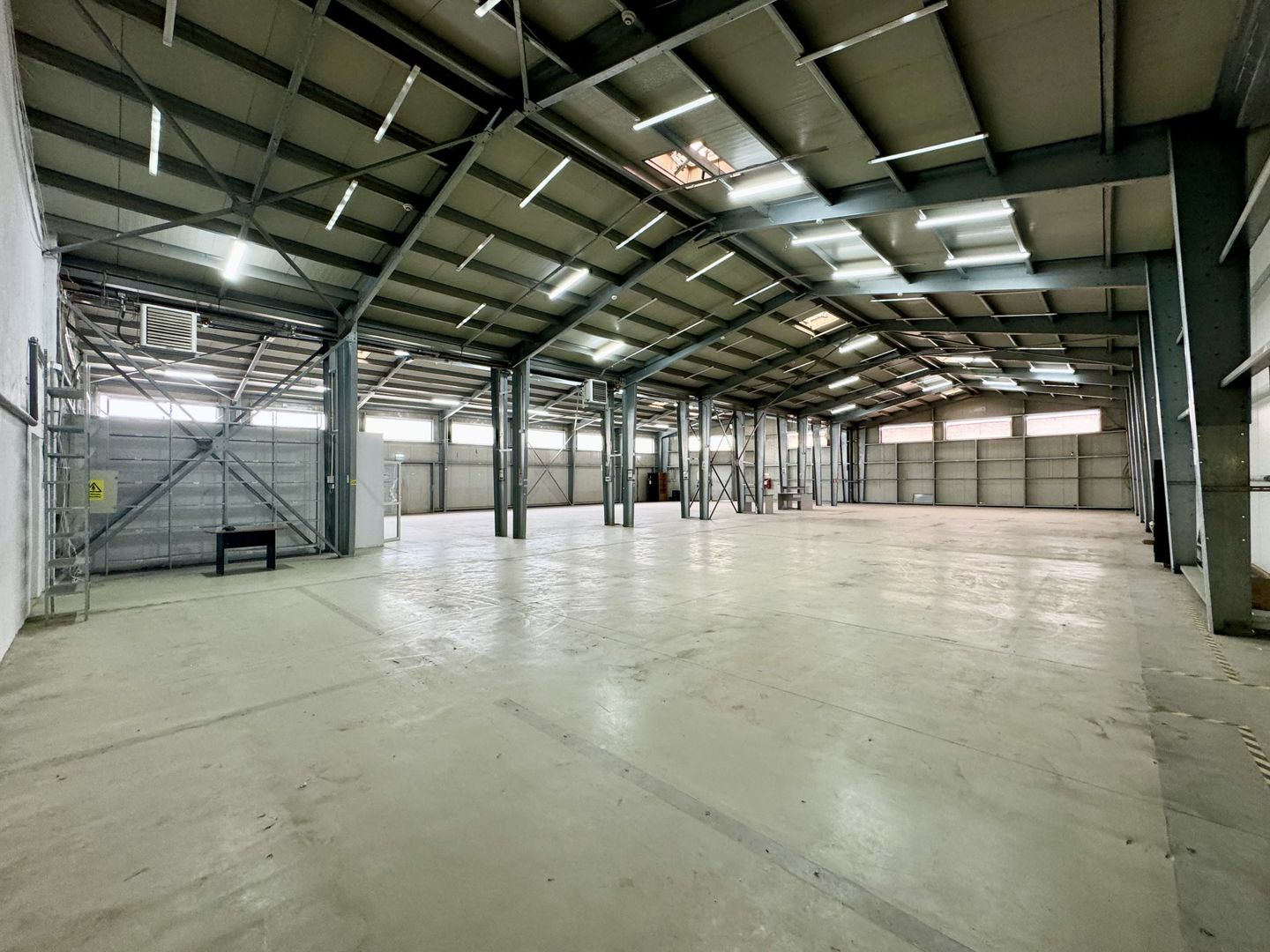 Depozit-Hala-Productie 744mp+366 Birouri-Acces tir - Poză 3