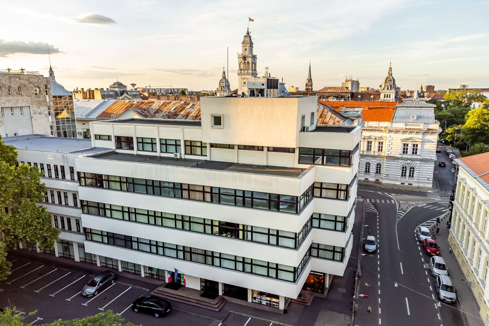 Birouri ultracentrale cu pază permanentă - Poză 3