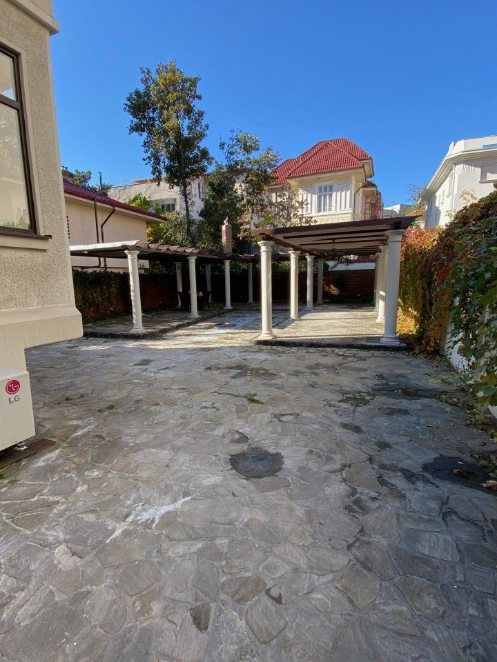 Casă individuală cu 5 camere în zona Capitale/ Paris - Poză 3