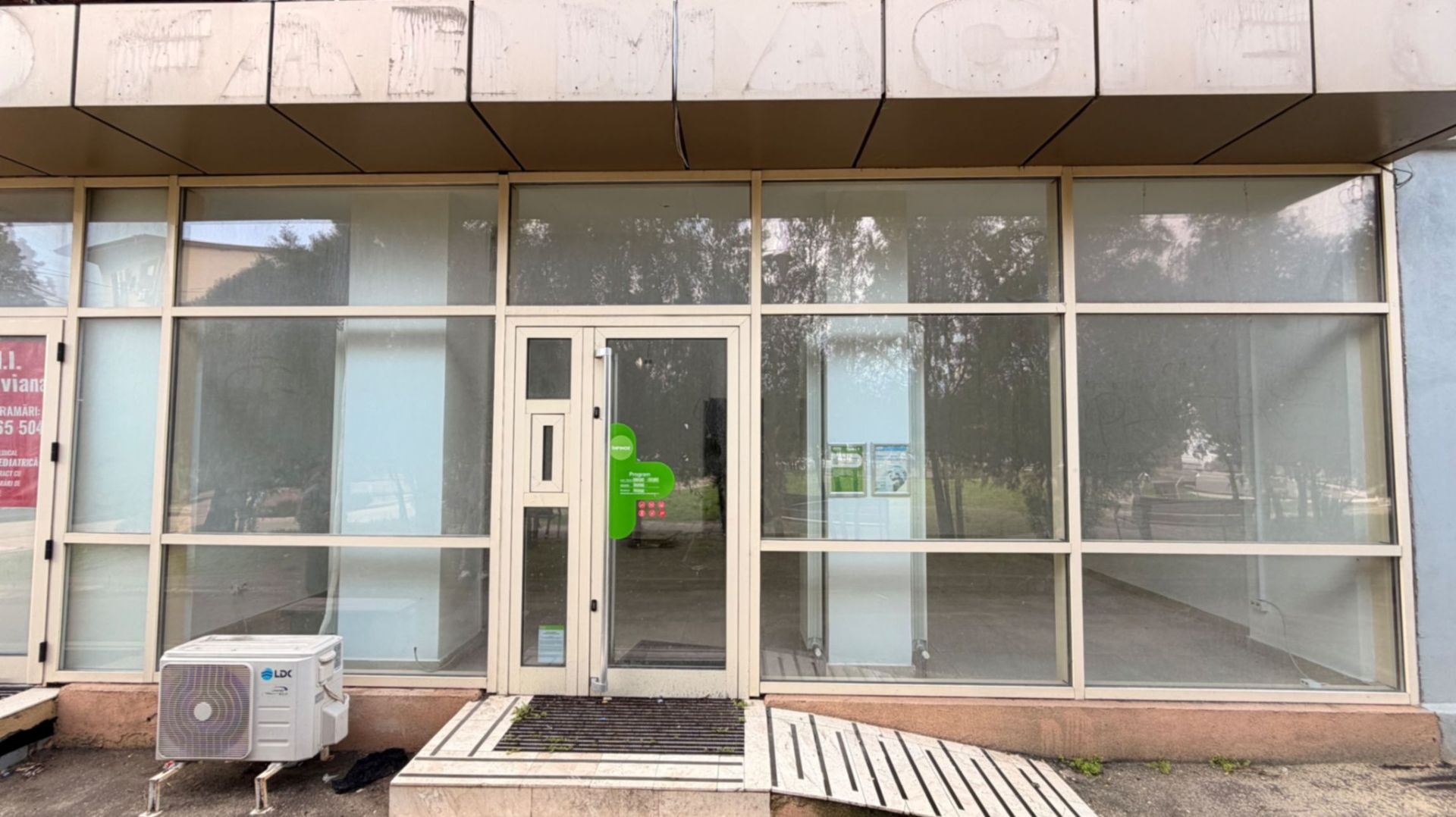 DE INCHIRIAT | SPATIU COMERCIAL | 166 MP - Poză 13