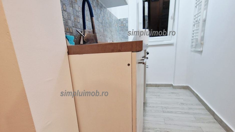 Decomandat Renovat 2 Camere Sector 4 Resita/Huedin - Poză 7