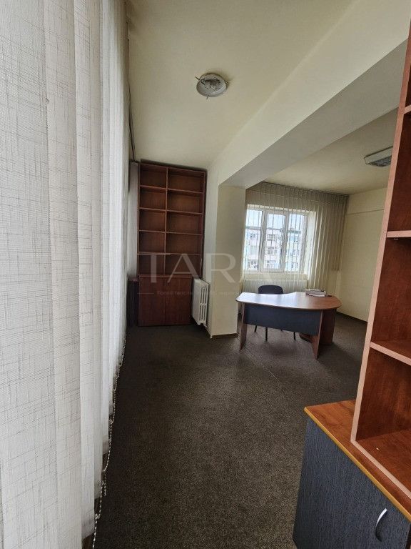 Apartament cu 2 camere, Piața Mihai Viteazu, ideal locuit sau birou. - Poză 3