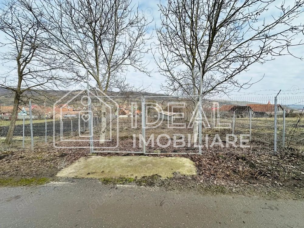 Teren intravilan de vânzare în sat Alămor, comuna Loamneș, județul Sibiu - Poză 2