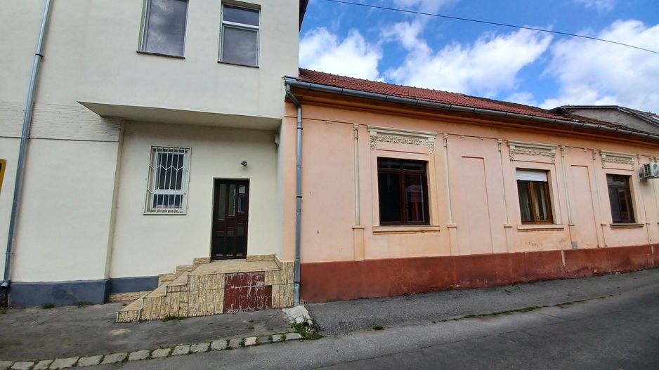 Birou, central, Ady Endre Oradea, 40 mp. 399 E/lună. Comision 0 - Poză 5