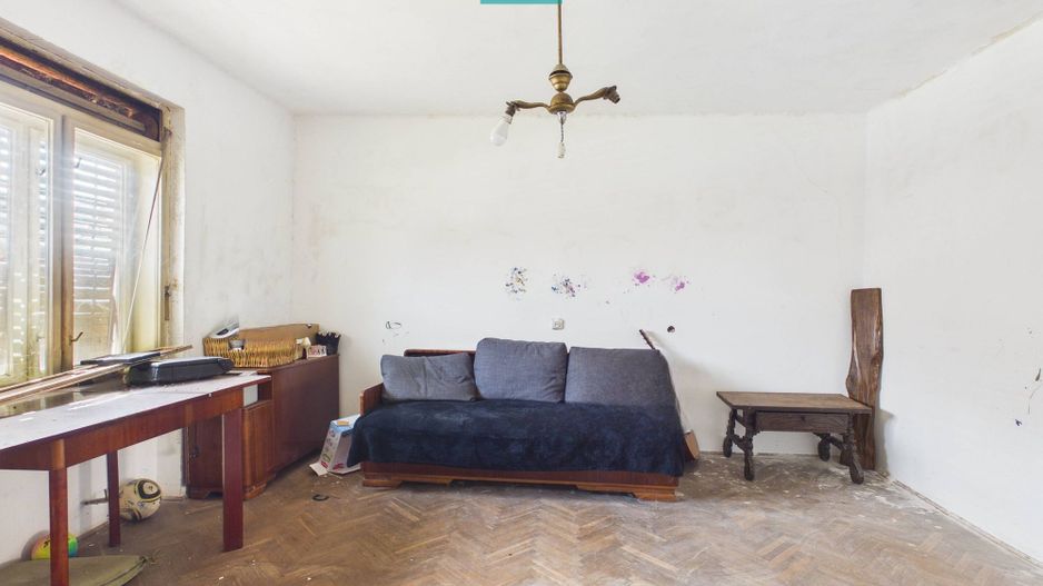 Casă cu teren de 1800 mp, în Buteni, Arad - Poză 9