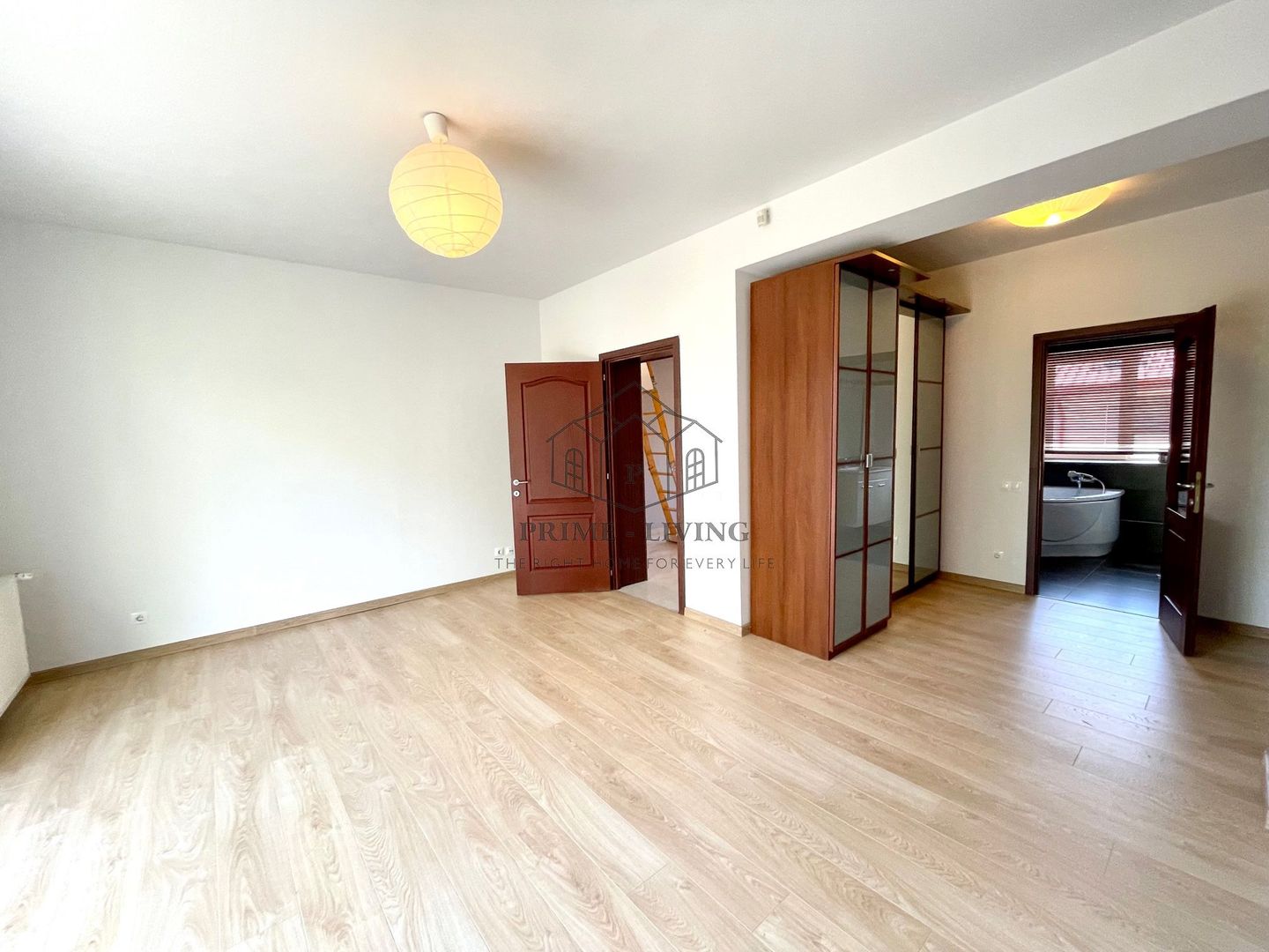 VILA CU 4 DORMITOARE LA INCHIRIERE IN COMPLEX REZIDENTIAL - Poză 12