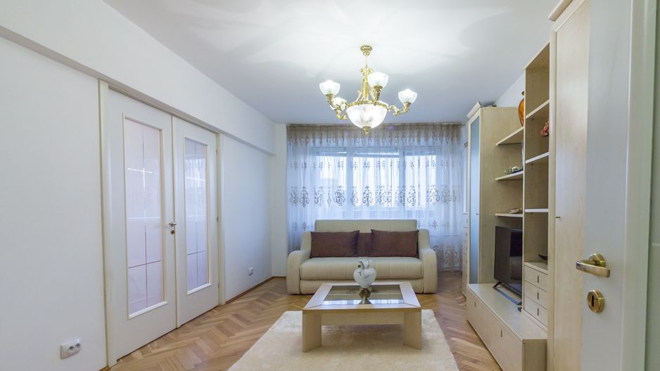 4 Camere de inchiriat, zona Libertății-vedere CASA POPORULUI - Poză 2
