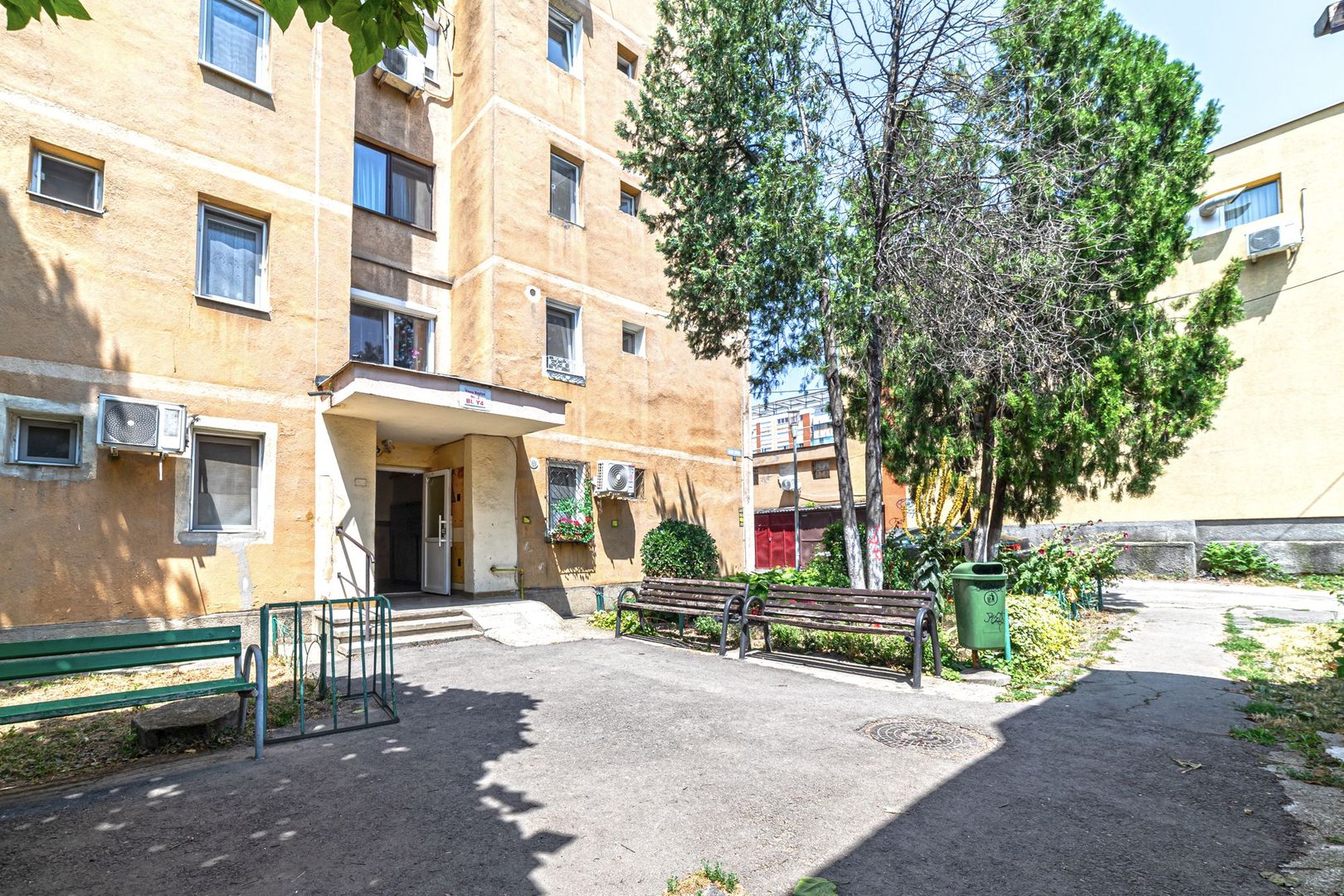 VANDUT! Apartament cu 3 camere. Zona Lebăda. Arad - Poză 3