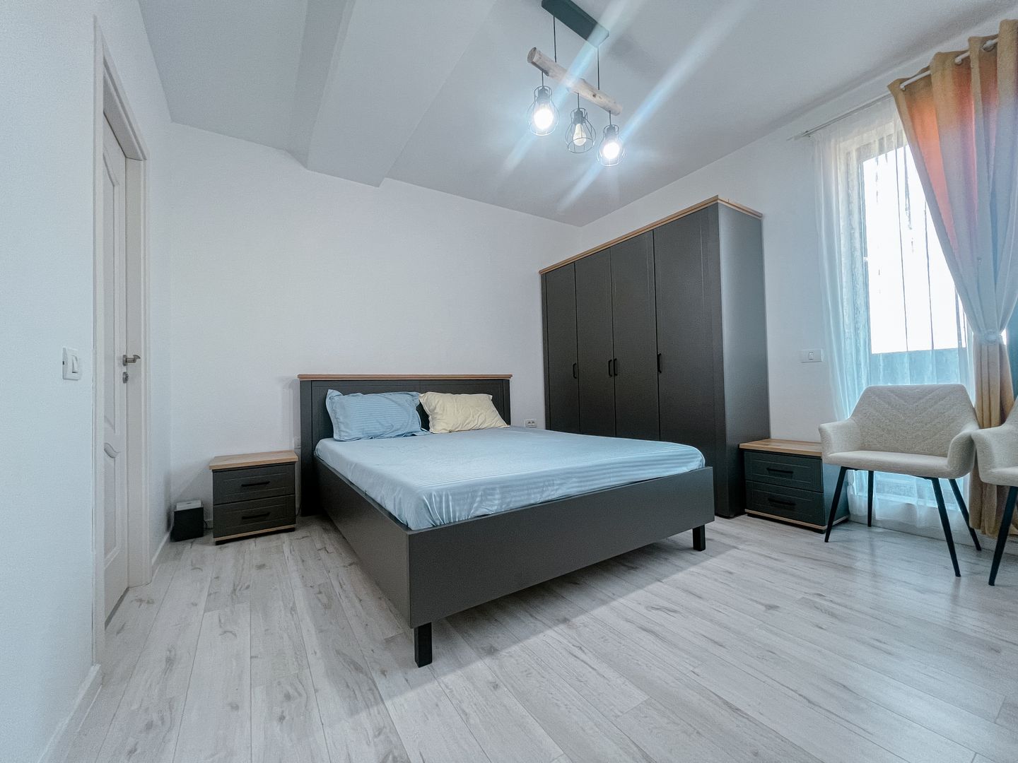 Palazu Mare(COD 05) - Apartament 3 camere| Parcare acoperită | Lac - Poză 1