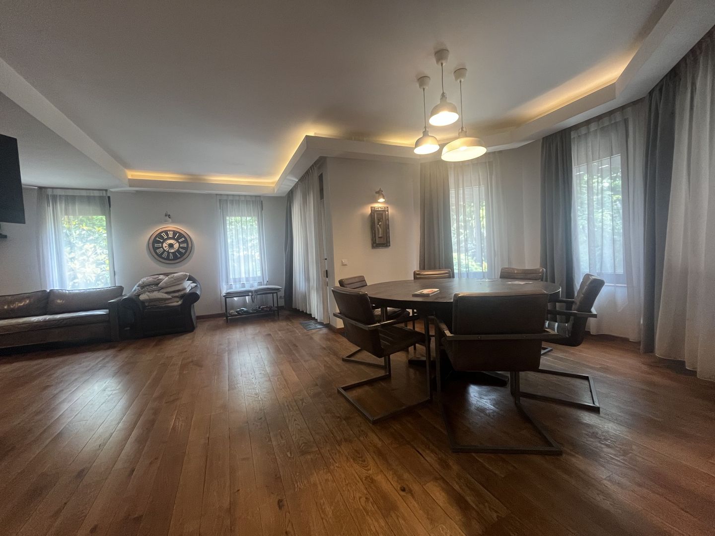 ANDRONACHE | Vila 4 Camere | Garaj  | Curte Verde | Ciubar & BBQ - Poză 7