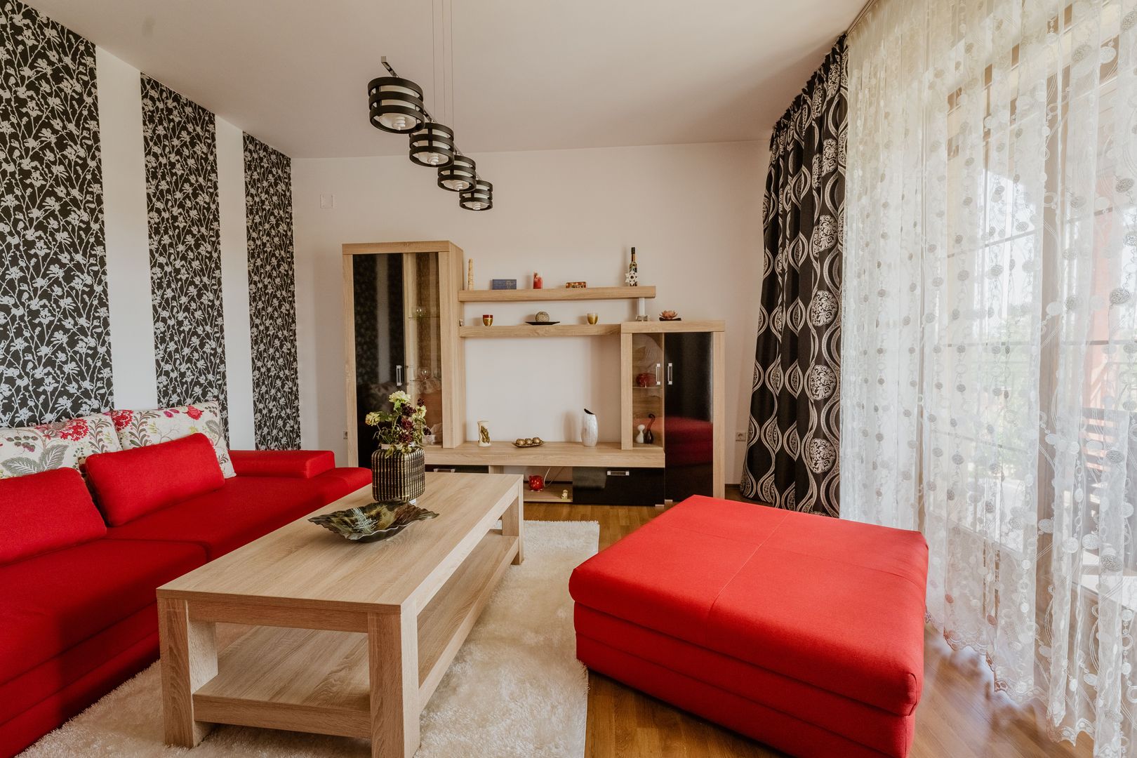 Vilă cu piscină în Fântânele - Poză 8