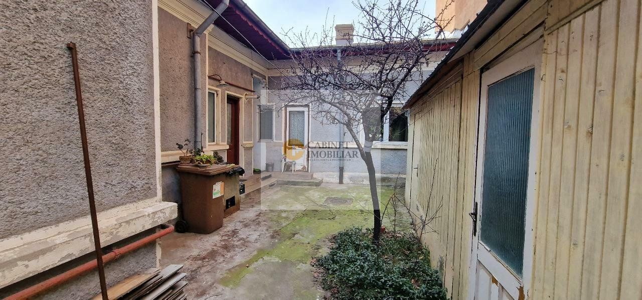 Casă 5 camere de vânzare | Zona Ion Mihalache | Teren 258 m² - Poză 2