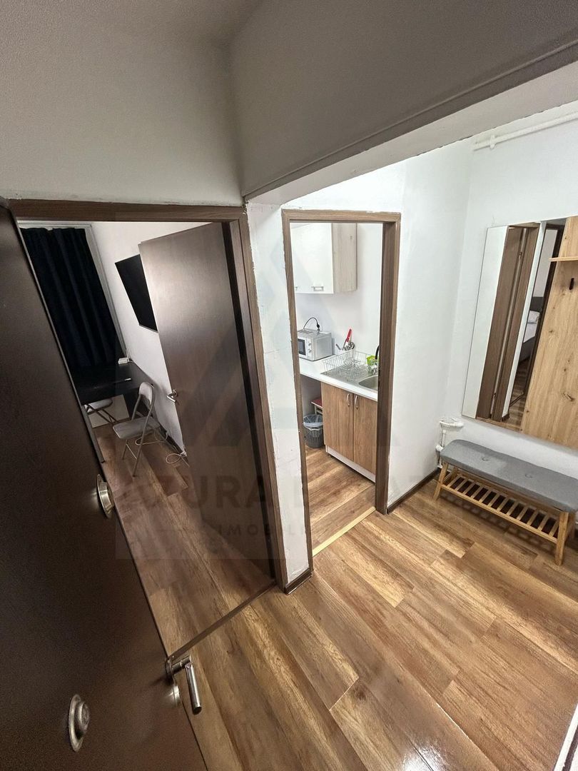 Studio complet mobilat utilat cu bucatarie inchisa in zona Sub Arini - Poză 11